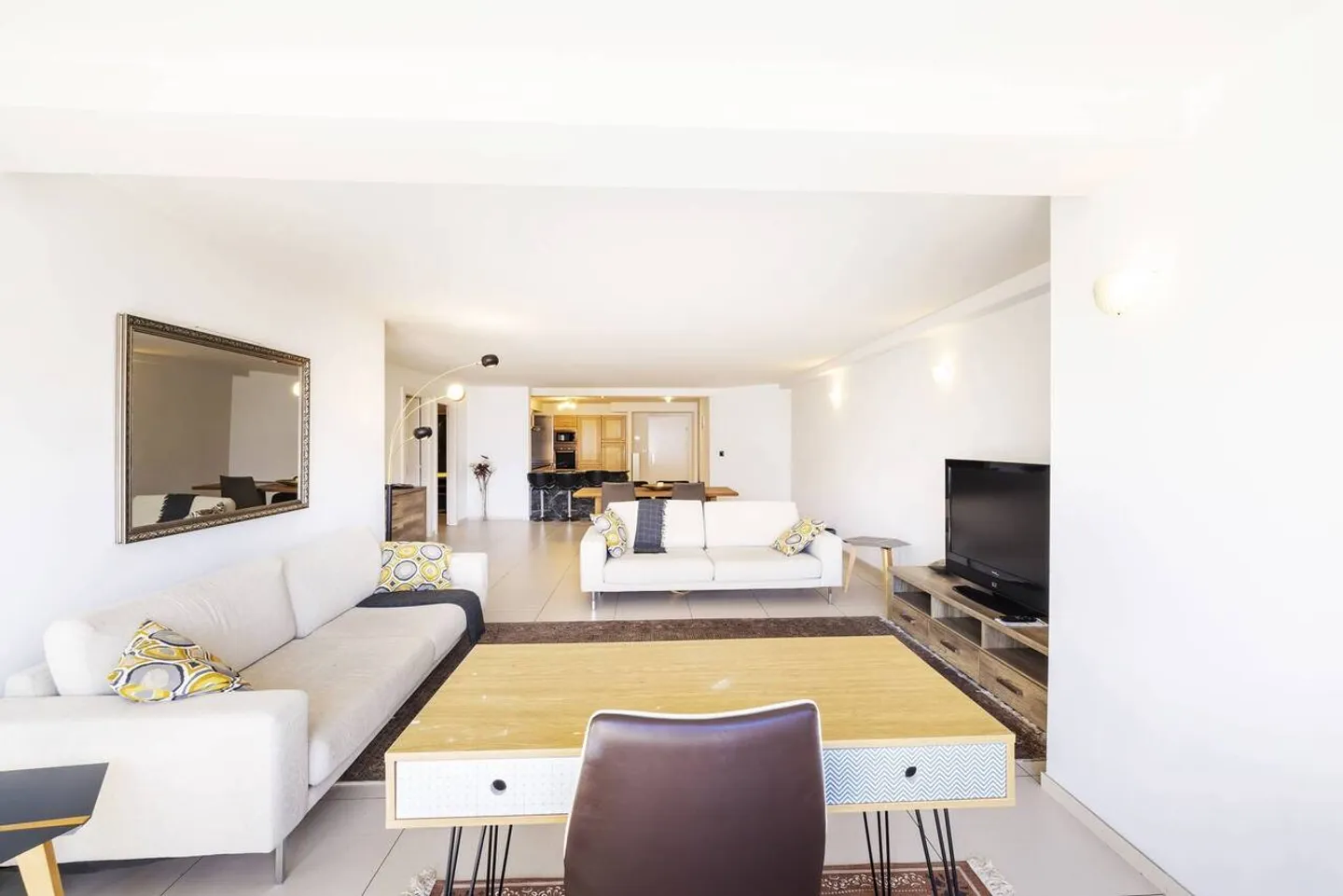 A 1 min. dal lago - grande appartamento di 3 locali - 128 m2 con vista lago - Foto 6 di 12
