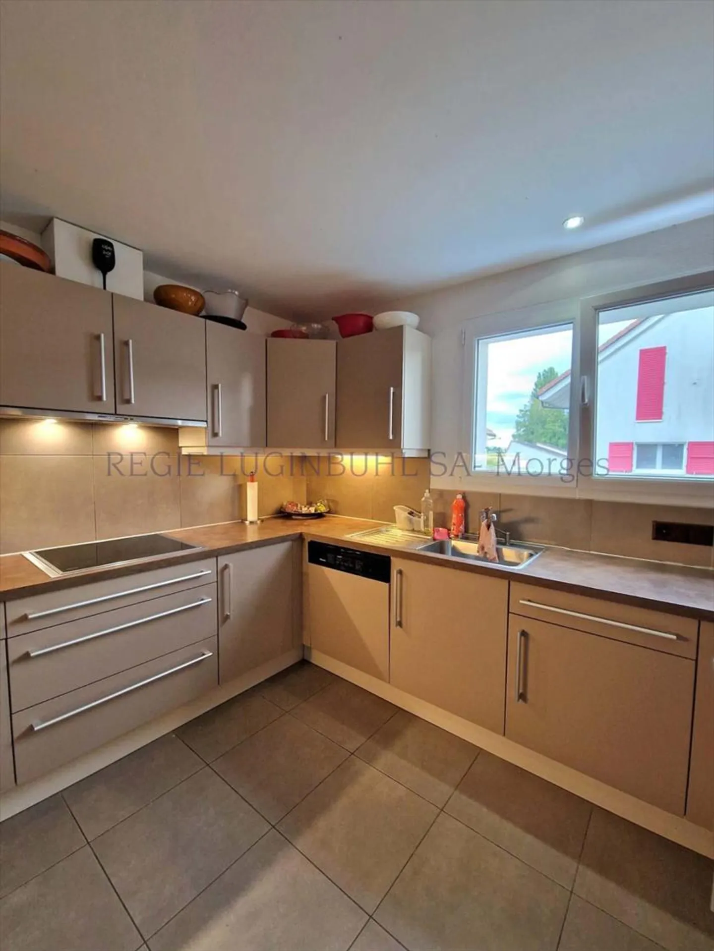 Apartment for rent - Photo 3 of 13