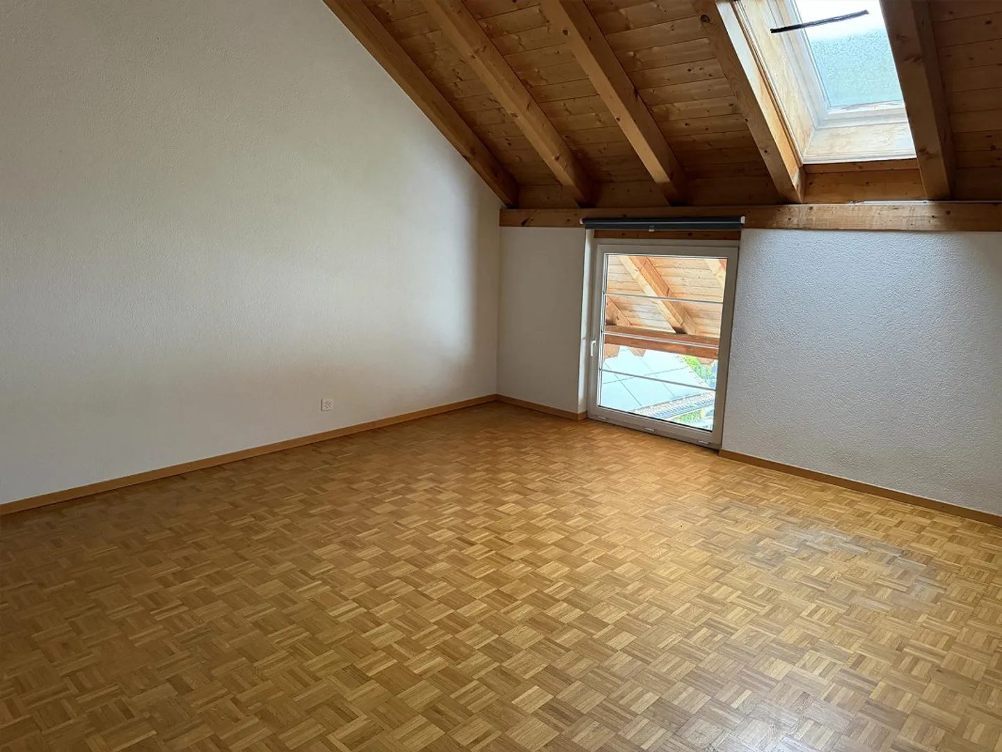 Multi-family house with 5 apartments - attractive investment with 5.2% gross yield - Photo 6 of 11