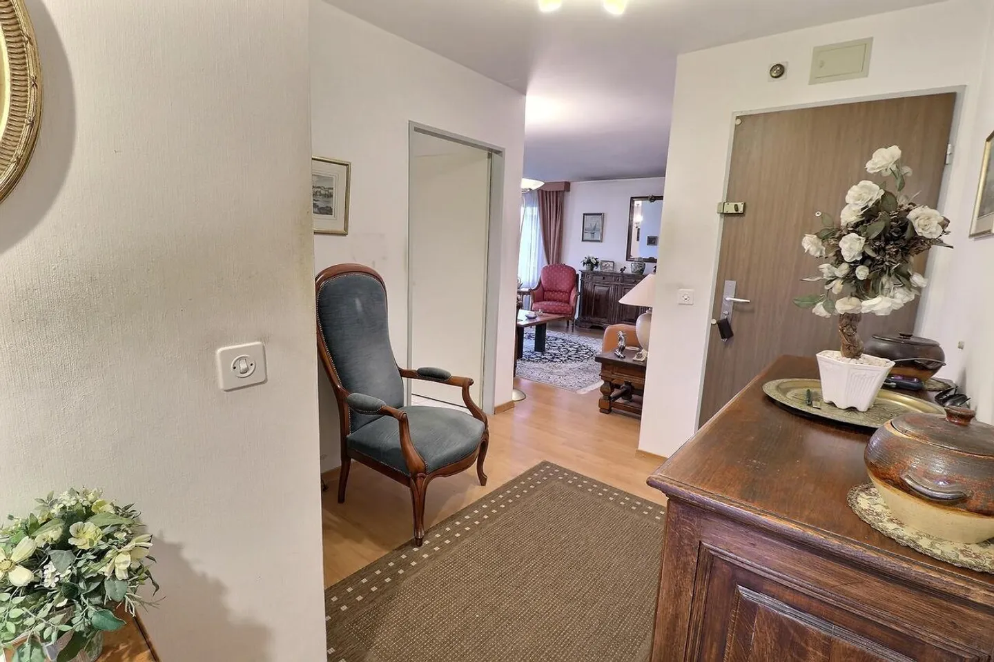 Charmante Wohnung in besetzter Leibrente ohne Miete, ideal gelegen in Mont-sur-Rolle, im Herzen eines der begehrtesten Dörfer von La Côte. - Foto 8 von 14