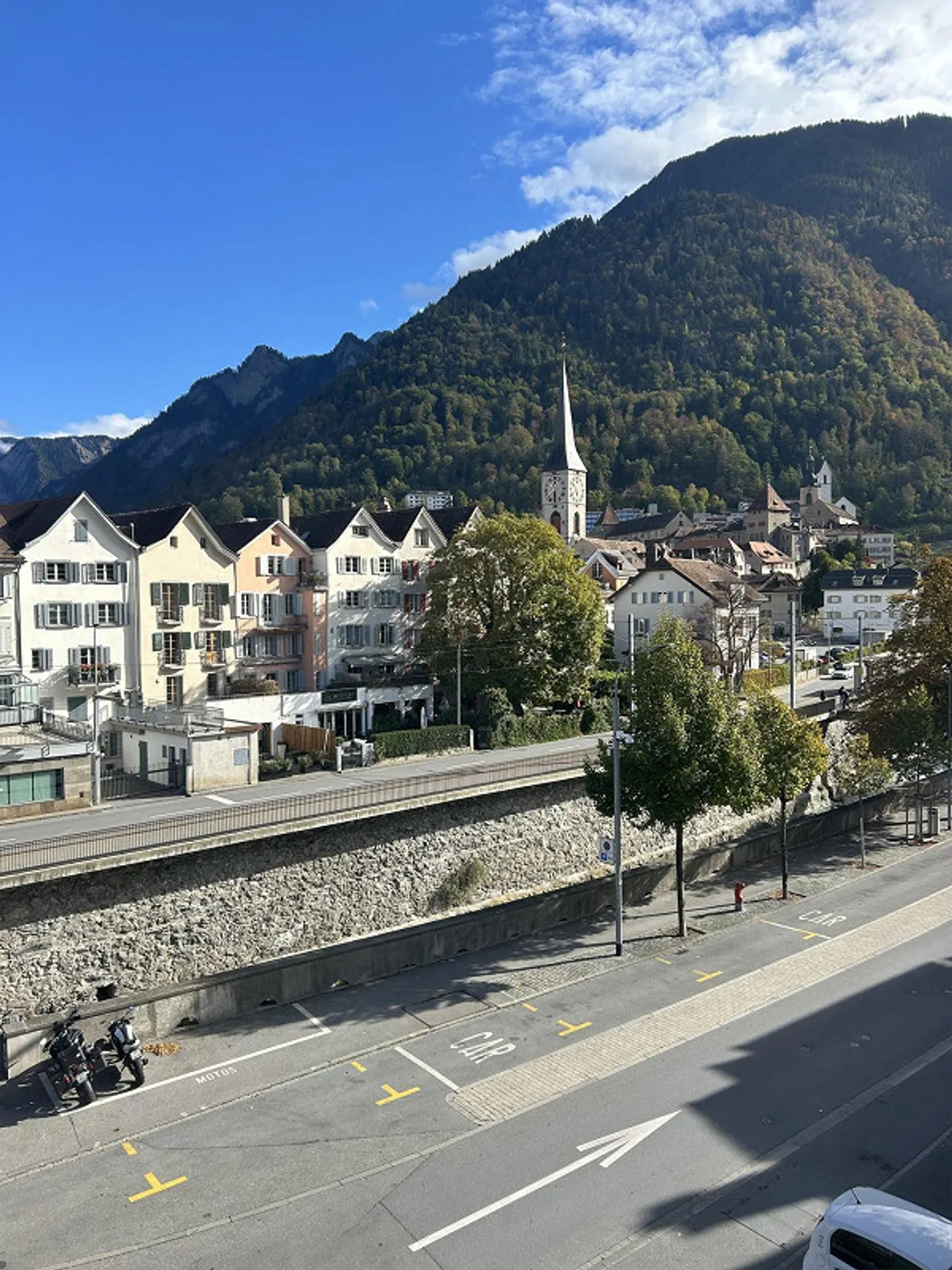 Incantevole appartamento mansardato 3.5 nel cuore di Chur - Foto 2 di 9