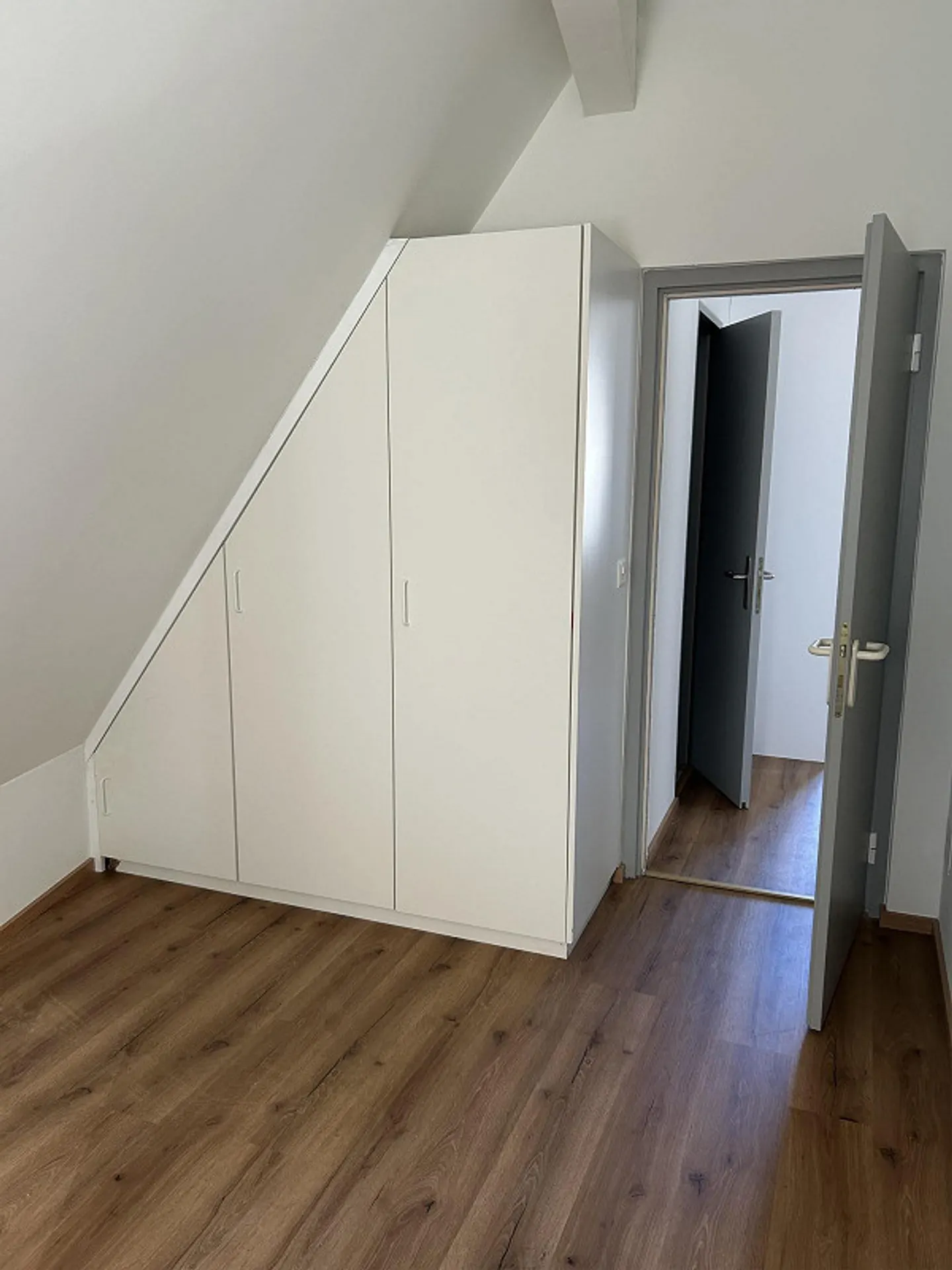 Incantevole appartamento mansardato 3.5 nel cuore di Chur - Foto 6 di 9
