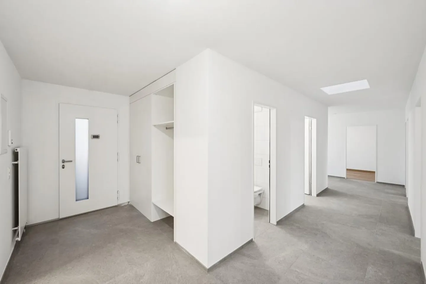 Geräumige Dachwohnung mit sehr grosser Dachterrasse in Reinach - Foto 5 von 10