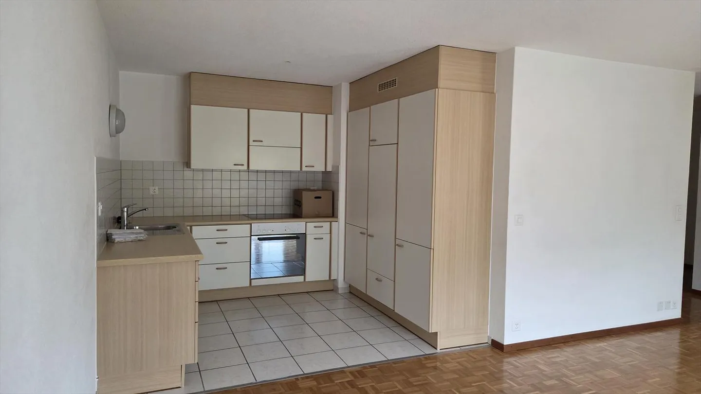 Appartement dans un immeuble avec ascenseur. - Photo 4 sur 22