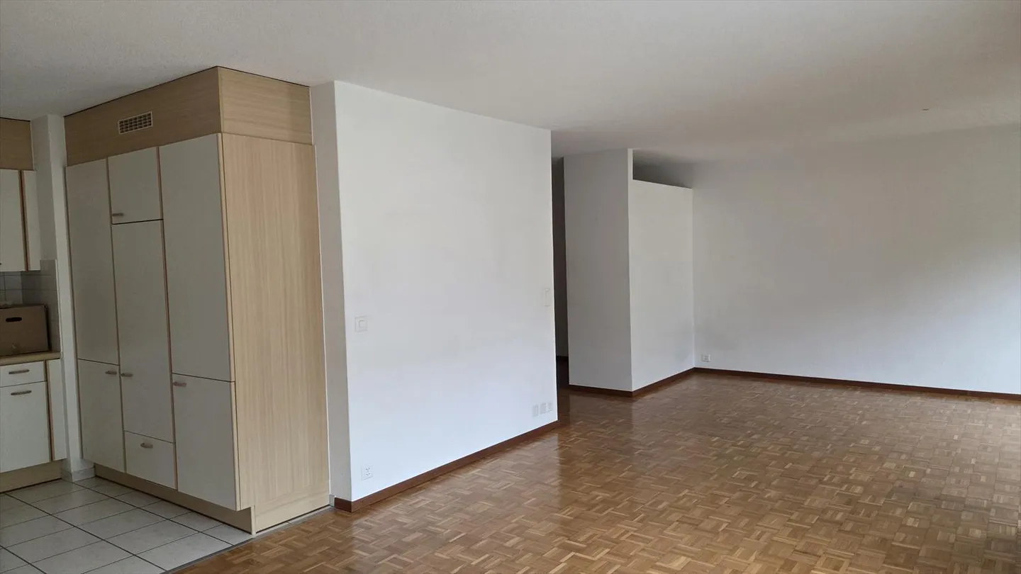 Appartement dans un immeuble avec ascenseur. - Photo 10 sur 22