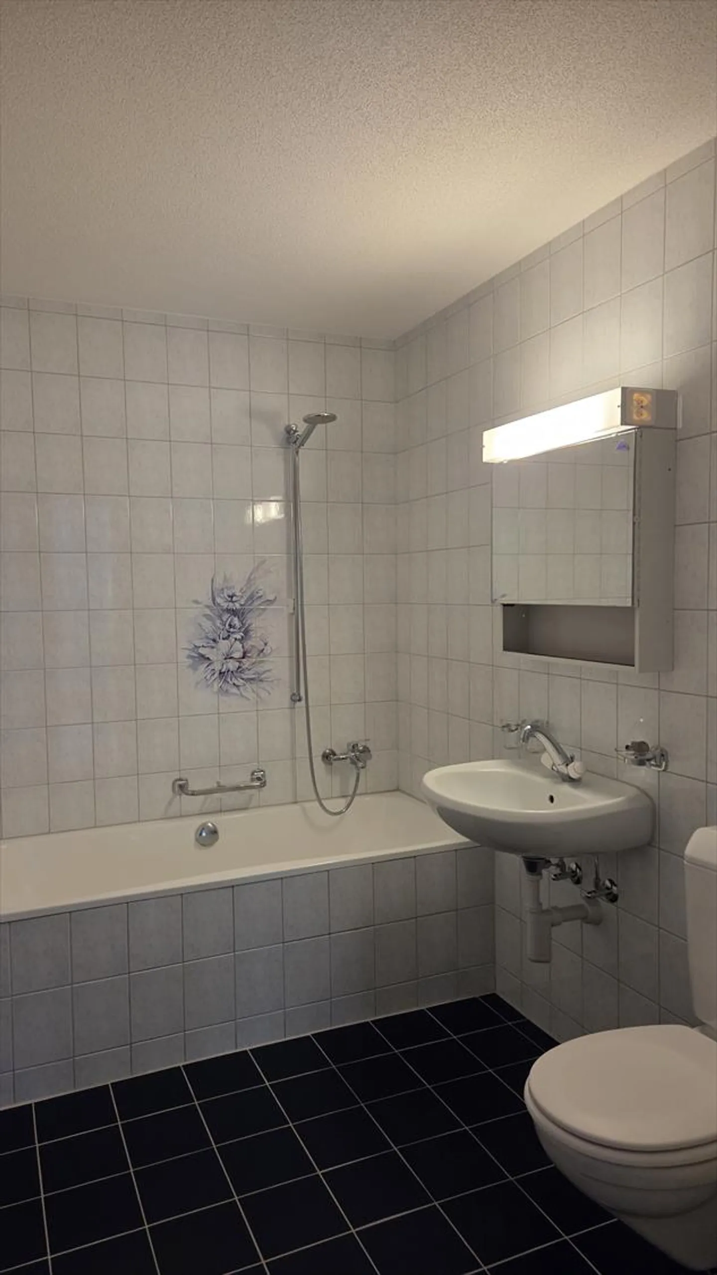 Appartement dans un immeuble avec ascenseur. - Photo 16 sur 22