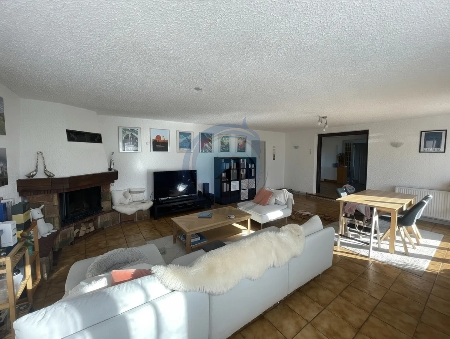 SCHÖNE 4,5-ZIMMER-WOHNUNG MIT GERÄUMIGER TERRASSE - Foto 3 von 14