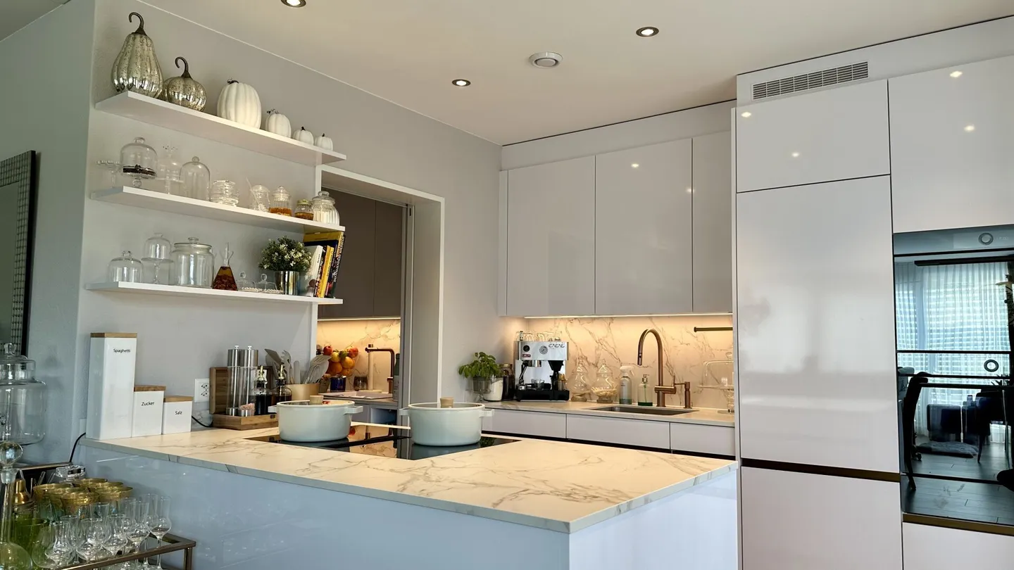 Appartement Penthouse Exclusif de 4.5 Pièces, avec Terrasse sur le Toit Panoramique de 74 m² - Photo 2 sur 6