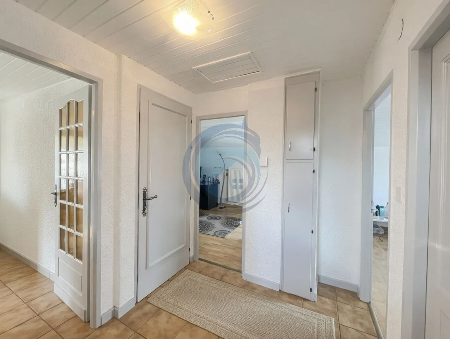 SCHÖNE 4,5-ZIMMER-WOHNUNG MIT GERÄUMIGER TERRASSE - Foto 8 von 14