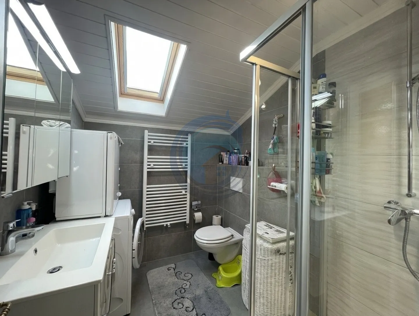 SCHÖNE 4,5-ZIMMER-WOHNUNG MIT GERÄUMIGER TERRASSE - Foto 9 von 14