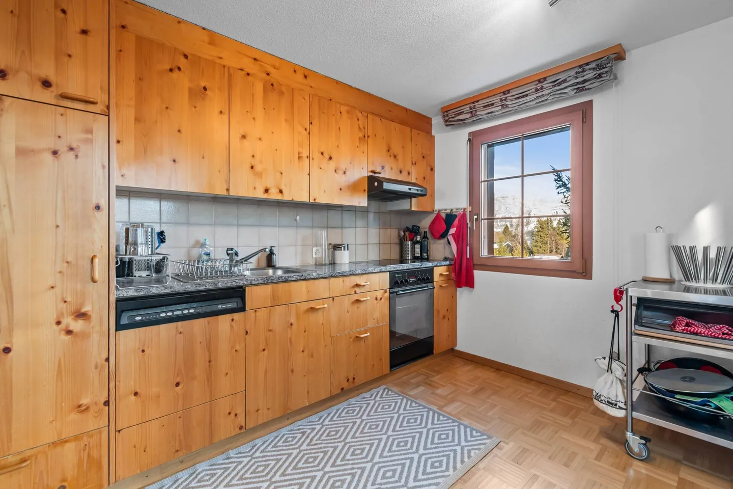 4 1/2-Room Holiday Apartment with Private Sauna and a Parking Space in the Underground Garage - Photo 7 of 20