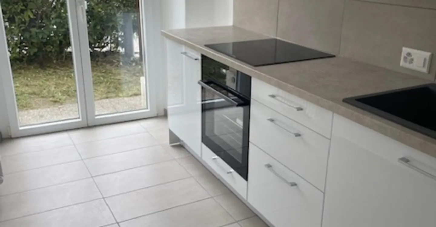 Charmant Appartement Rénové - Photo 1 sur 10