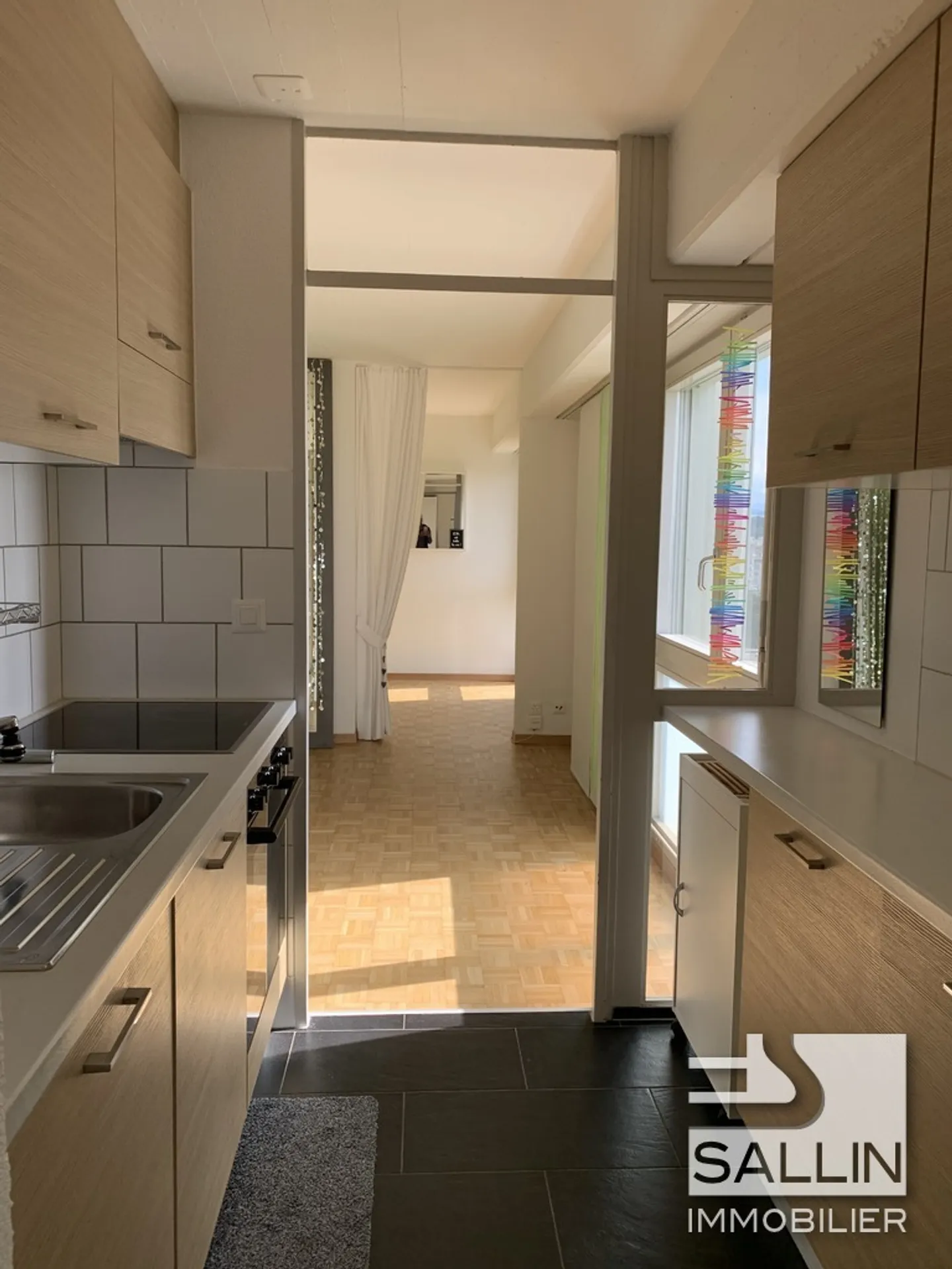 Appartamento ristrutturato di 2½ stanze con vista libera - Foto 3 di 13