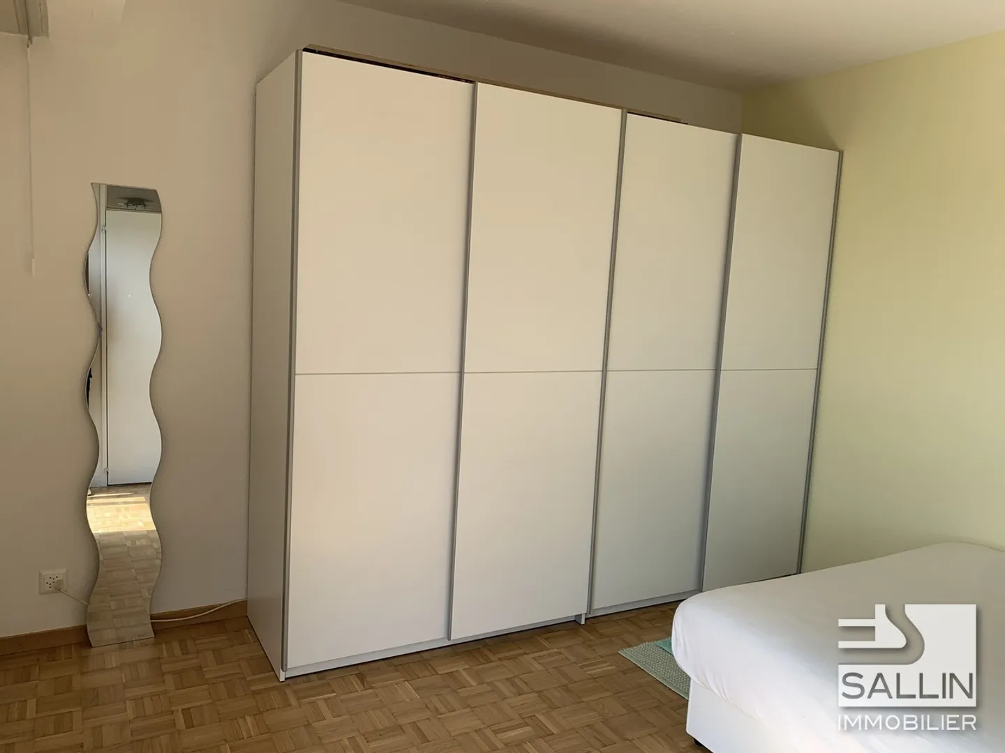 Appartamento ristrutturato di 2½ stanze con vista libera - Foto 8 di 13