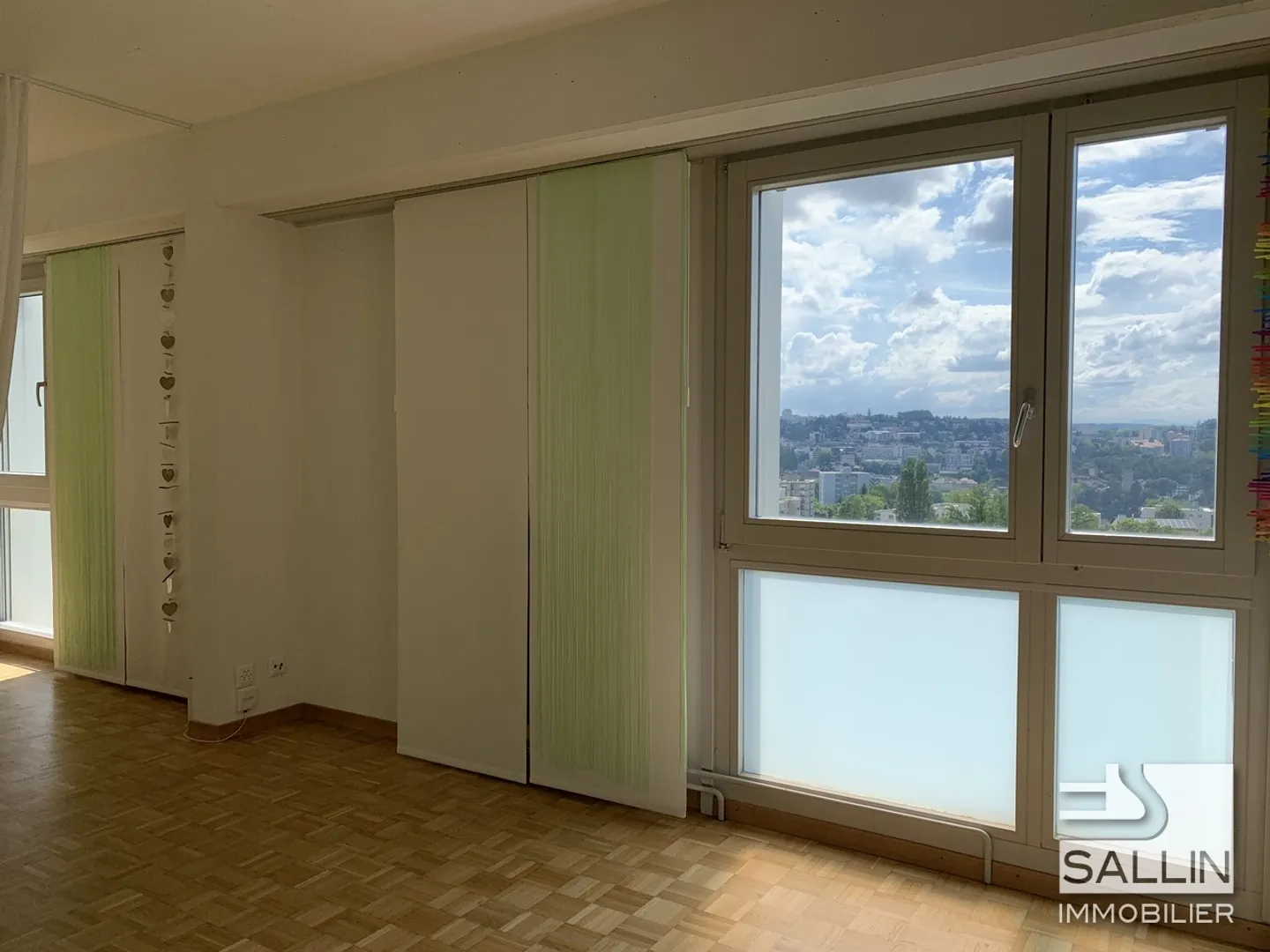 Appartamento ristrutturato di 2½ stanze con vista libera - Foto 12 di 13