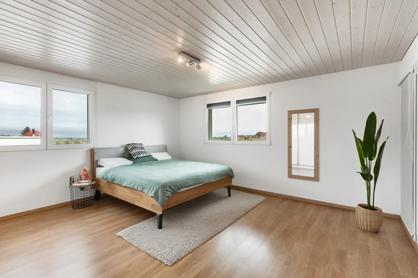 Contemporary Villa with Rental Income - Photo 10 of 31
