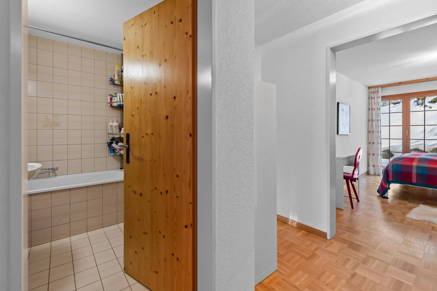 4 1/2-Room Holiday Apartment with Private Sauna and a Parking Space in the Underground Garage - Photo 13 of 20