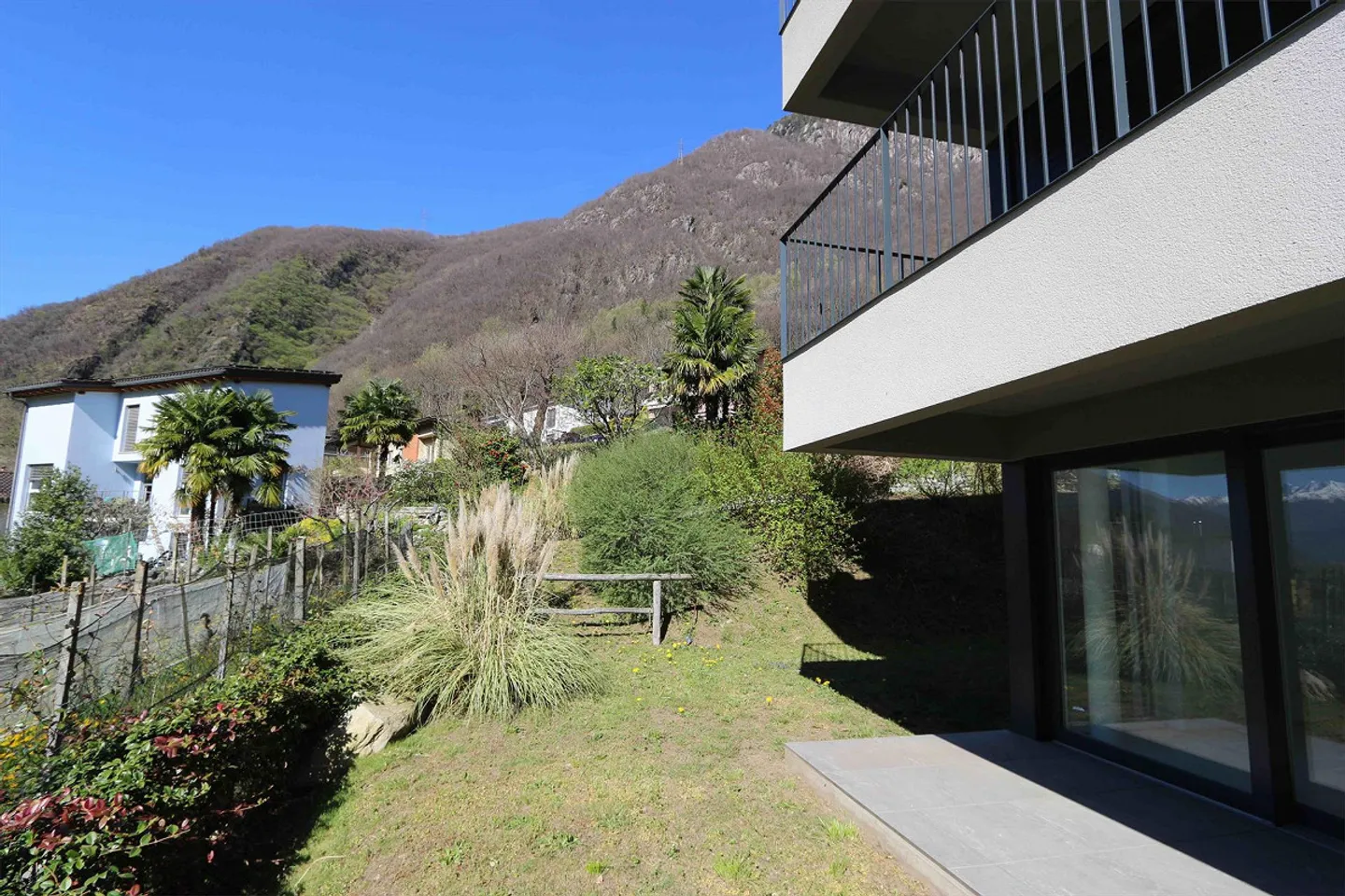 New large 4.5 room holiday apartment with lawn area - Photo 1 of 13