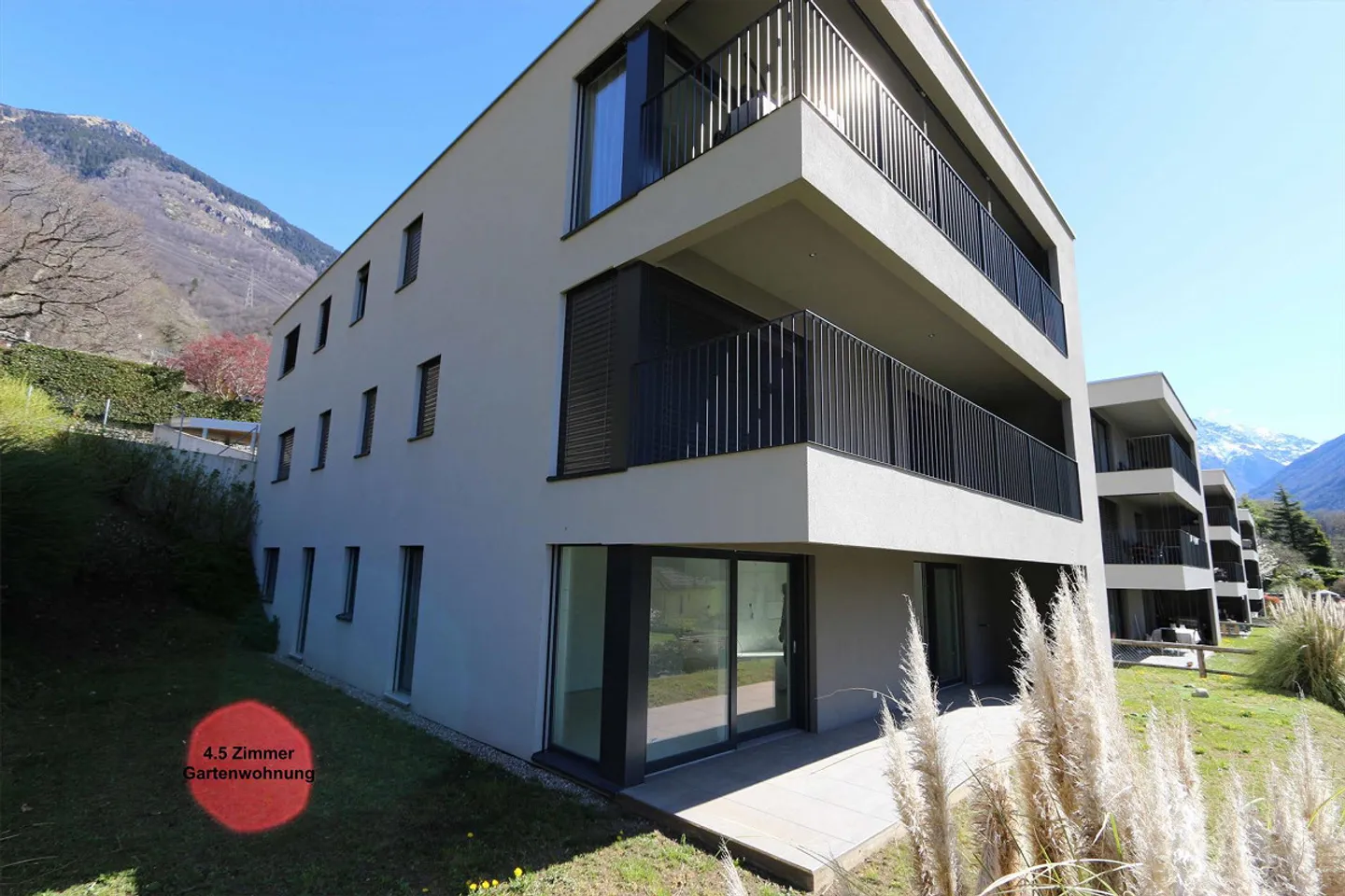 New large 4.5 room holiday apartment with lawn area - Photo 2 of 13