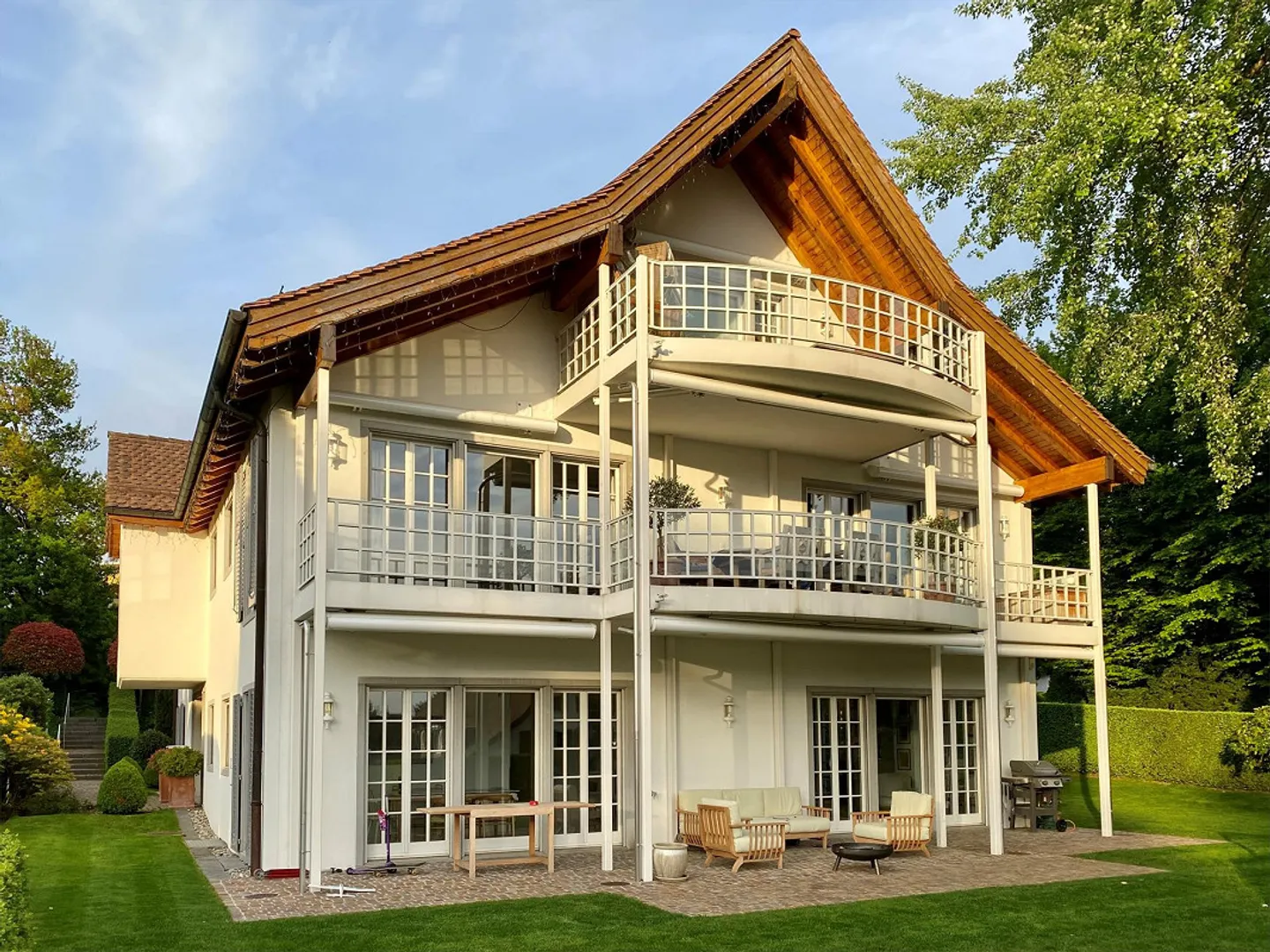 Spacious 6.5 Room Garden Apartment in a Quiet Location in Küsnacht - Photo 1 of 7