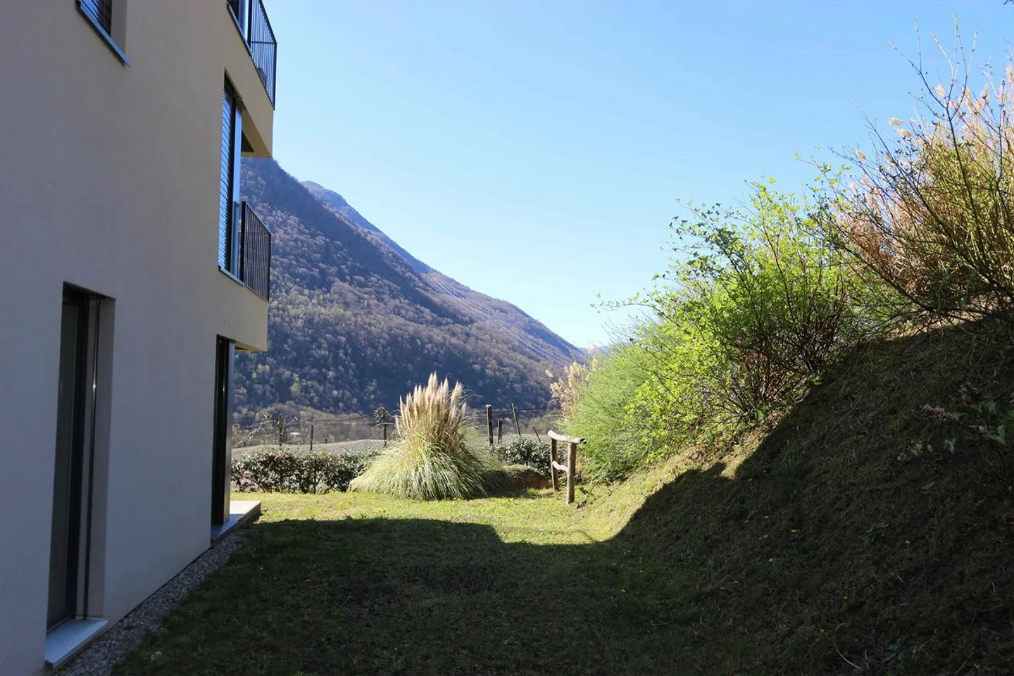 New large 4.5 room holiday apartment with lawn area - Photo 4 of 13