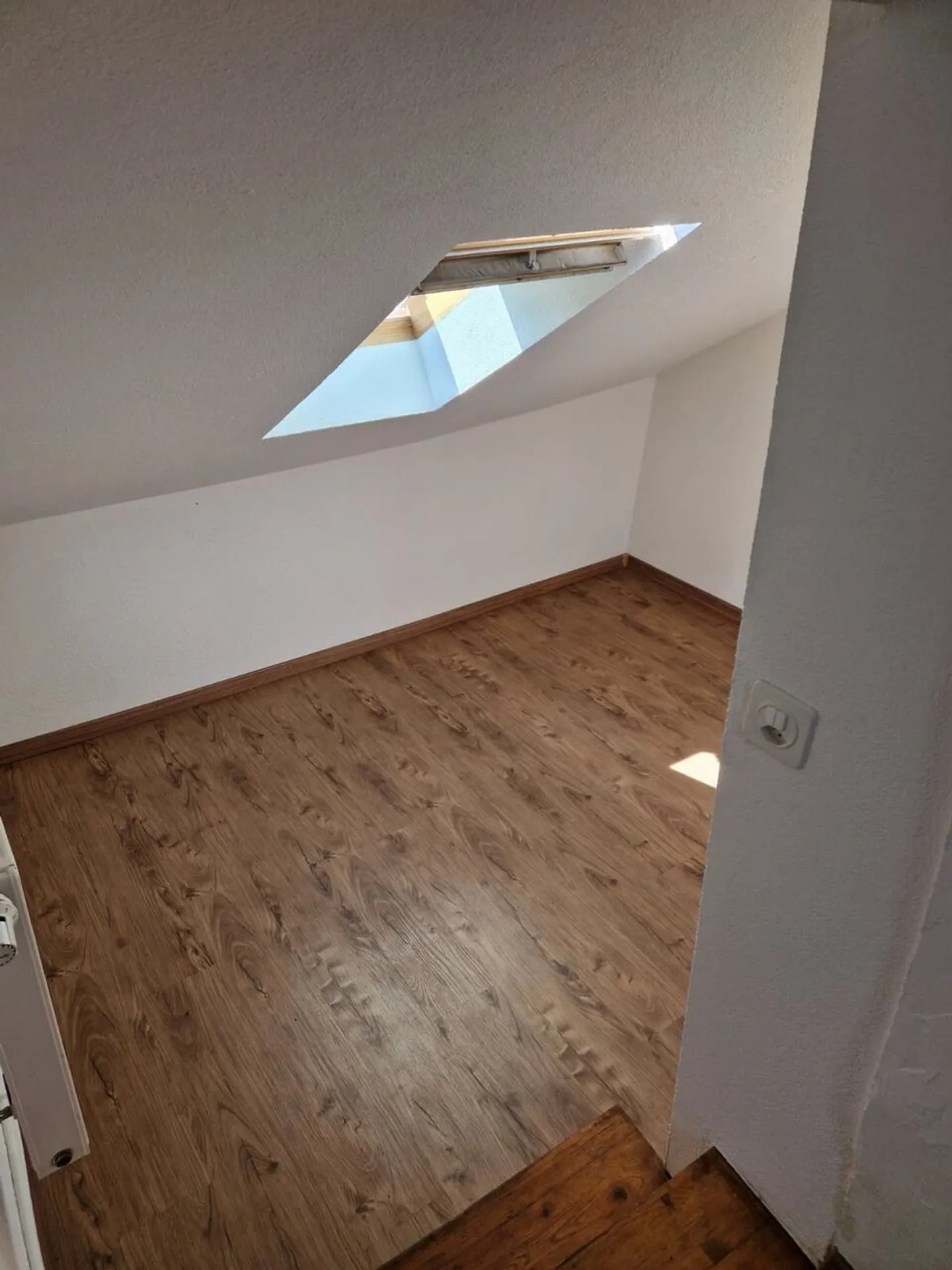 1,5-Zimmer-Dachgeschosswohnung mit Charakter im 3. Stock mit Balkon - Foto 6 von 7