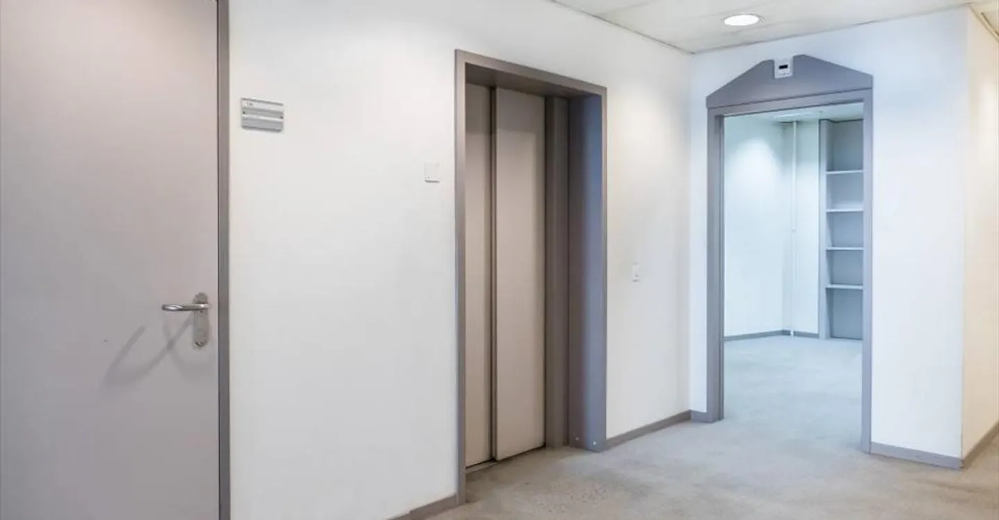 Spazio ufficio in affitto - Foto 2 di 7