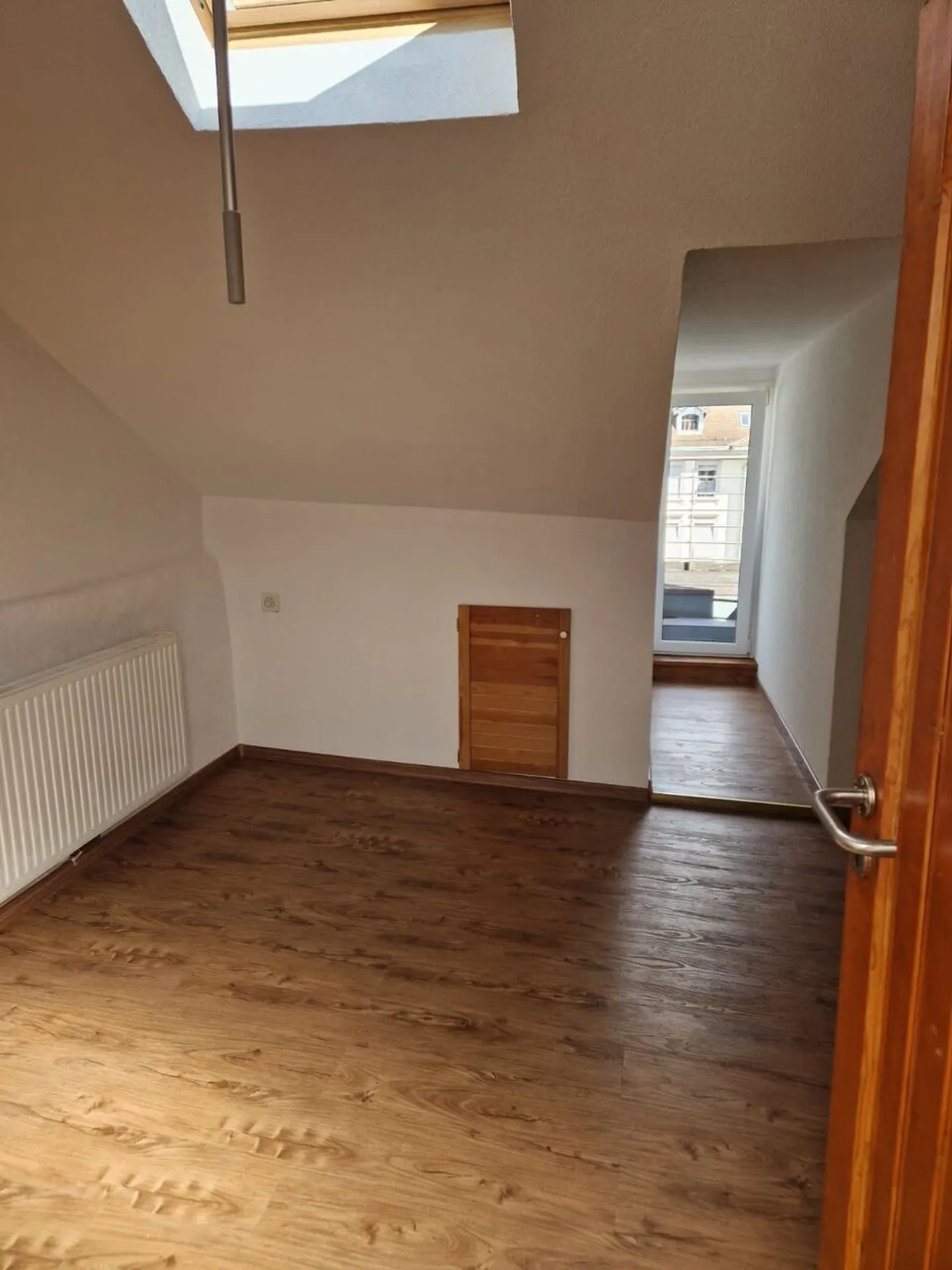 1,5-Zimmer-Dachgeschosswohnung mit Charakter im 3. Stock mit Balkon - Foto 7 von 7