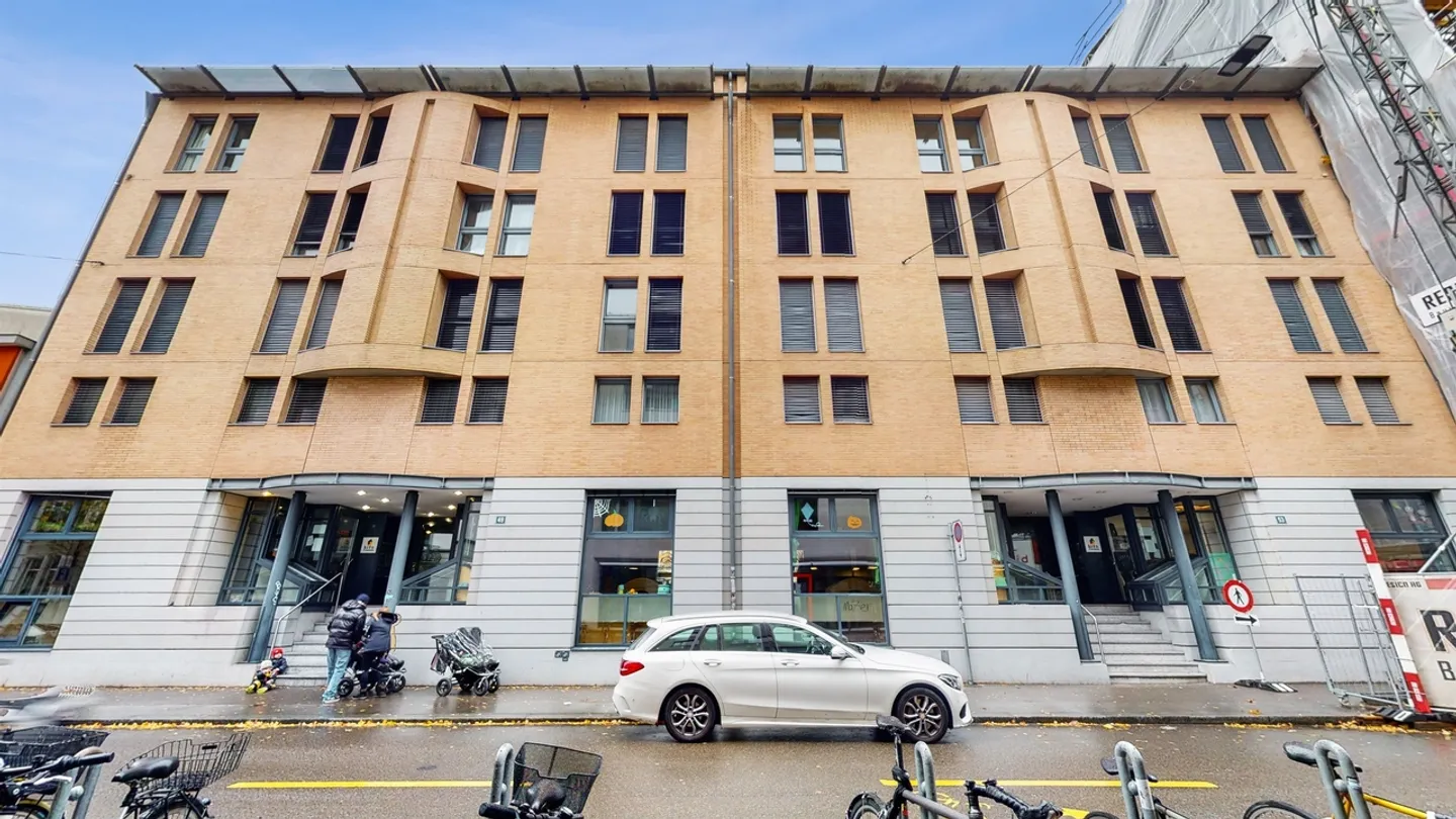 Parking sécurisé dans le quartier 4 - Photo 3 sur 3