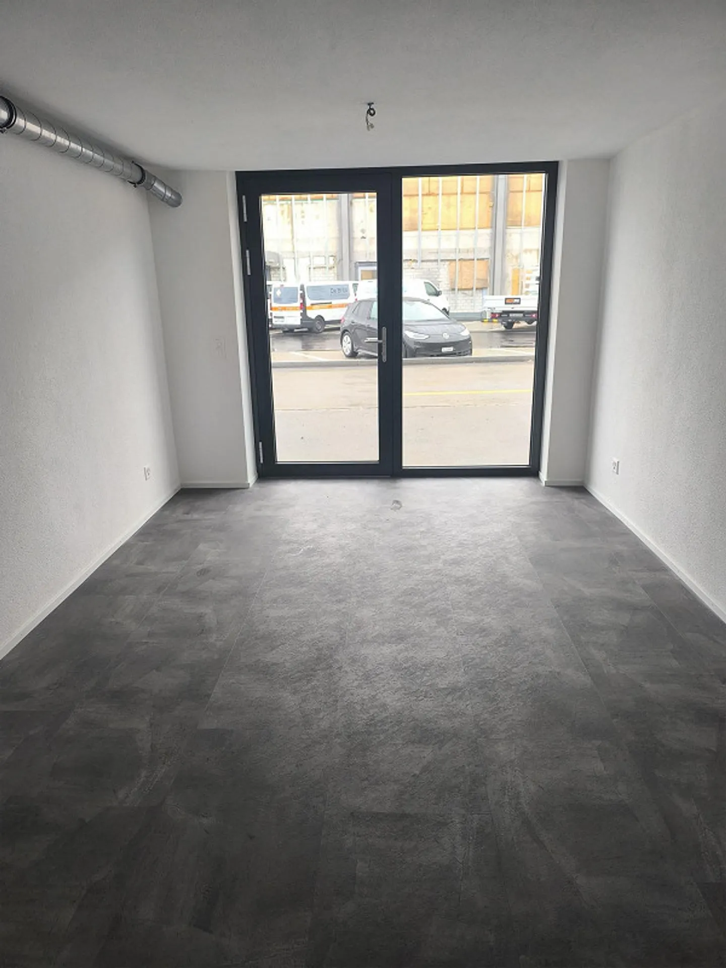 Office, Studio or Retail Space, Versatile Commercial Property - Photo 1 of 3