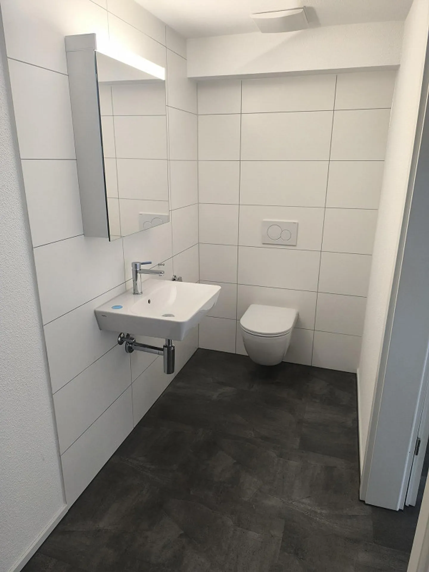Office, Studio or Retail Space, Versatile Commercial Property - Photo 2 of 3