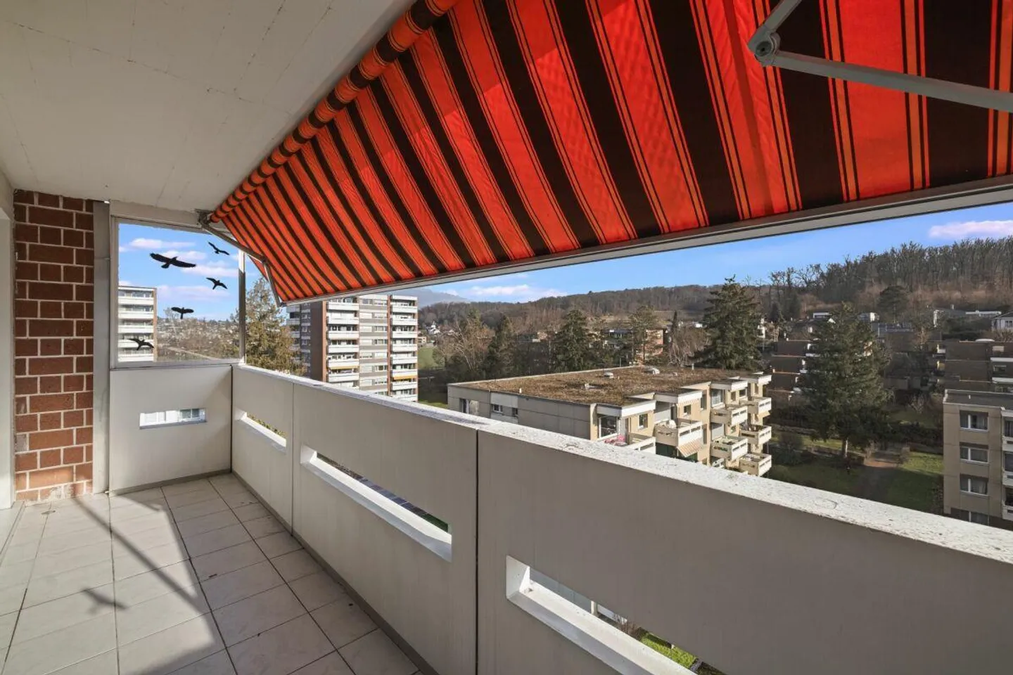 Trasferirsi e godere: Appartamento di 4 stanze ben curato con balcone e vista ampia - Foto 6 di 17