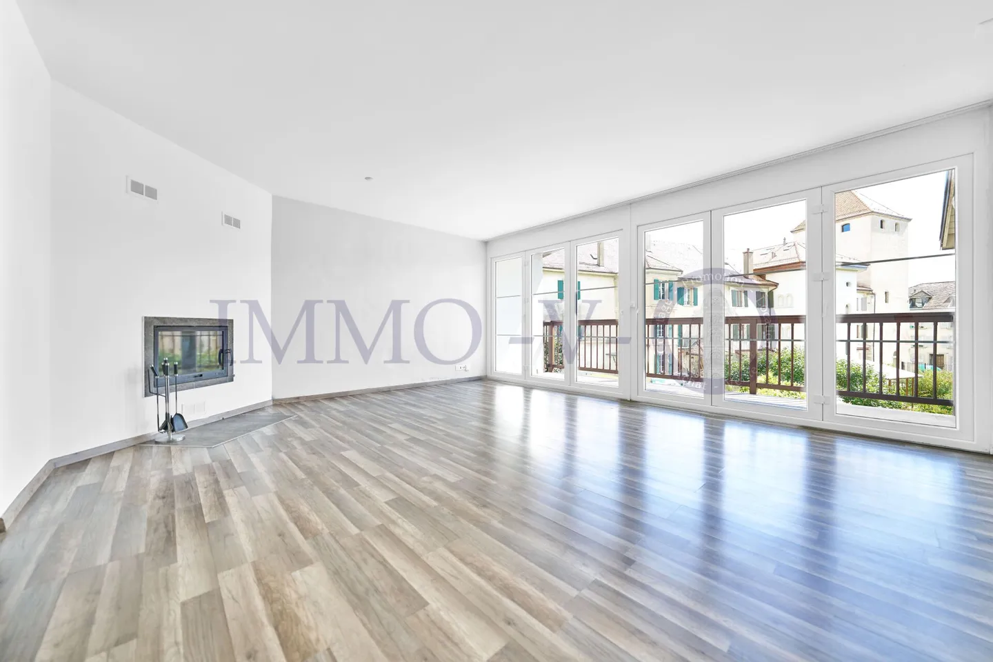 Maison de village spacieuse avec balcon et terrasse, à 30 mètres du lac - Photo 1 sur 12