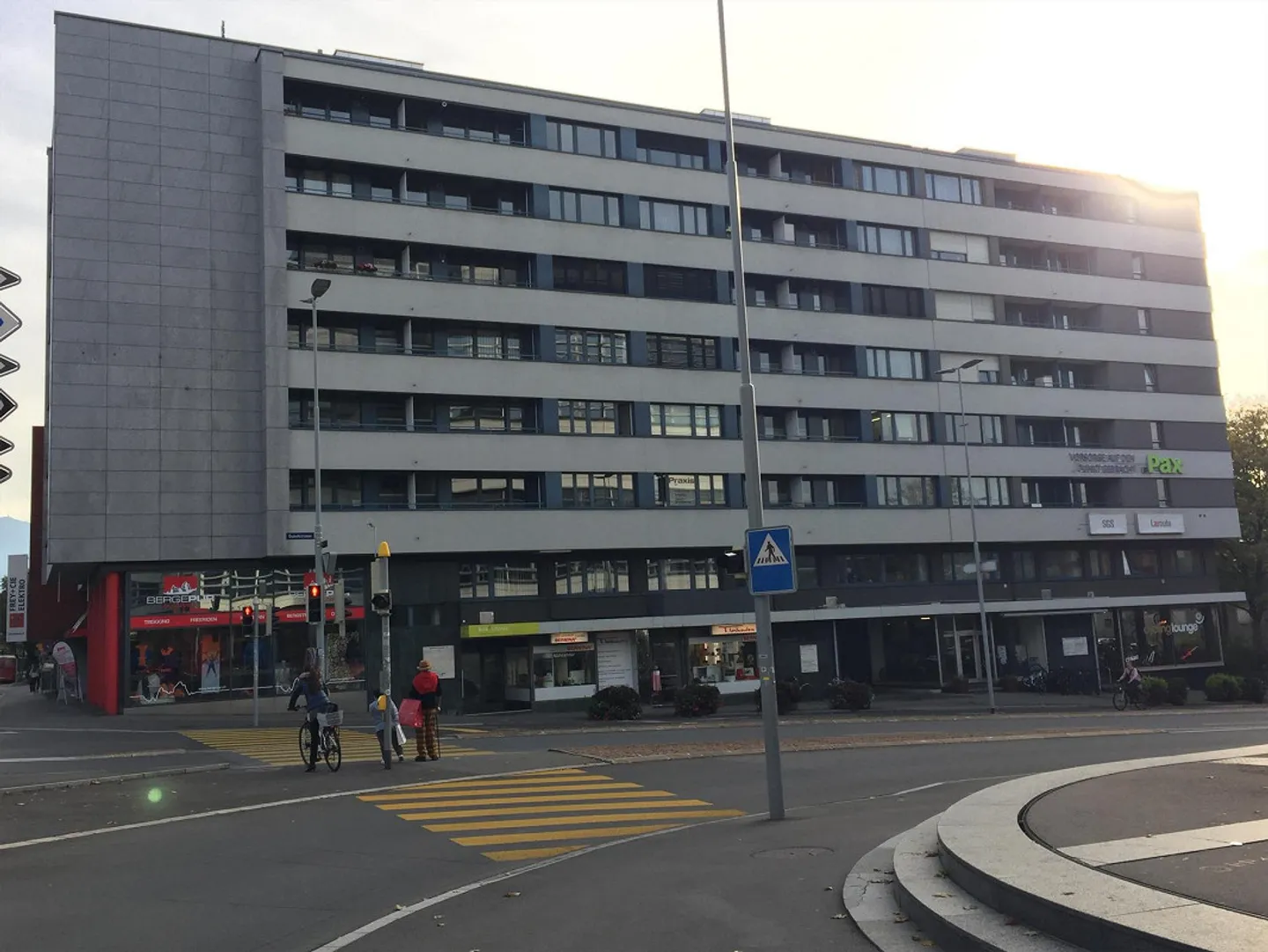 Zentrale Bürofläche in Zug - Foto 1 von 9