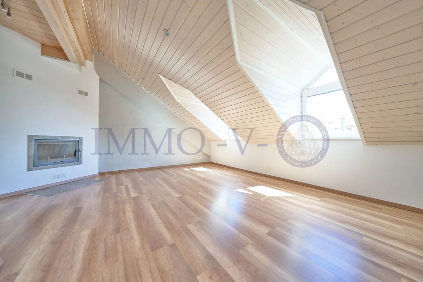 Maison de village spacieuse avec balcon et terrasse, à 30 mètres du lac - Photo 6 sur 12