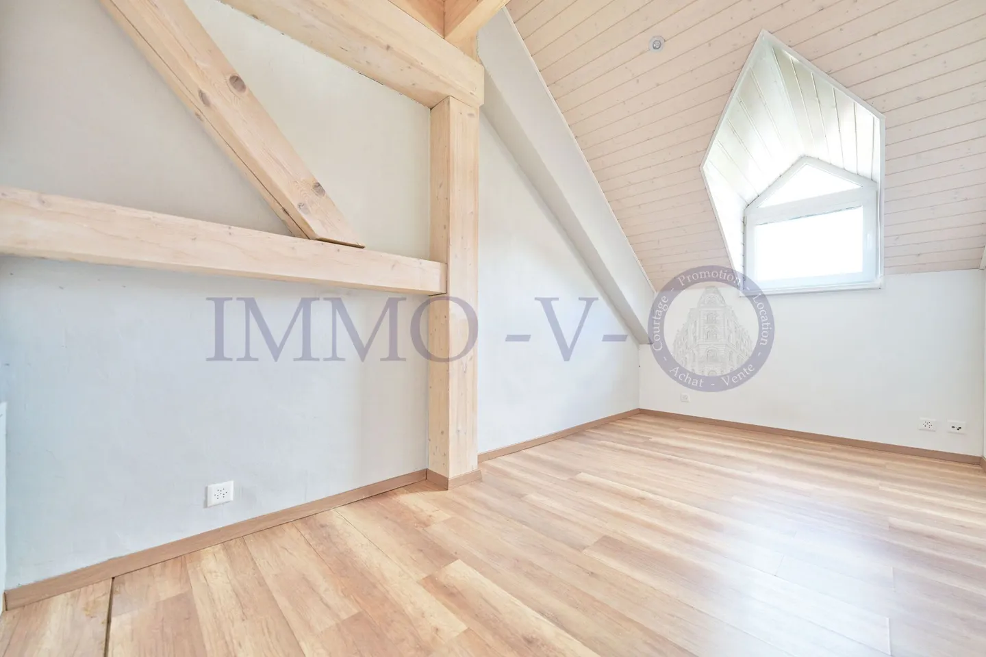 Maison de village spacieuse avec balcon et terrasse, à 30 mètres du lac - Photo 8 sur 12
