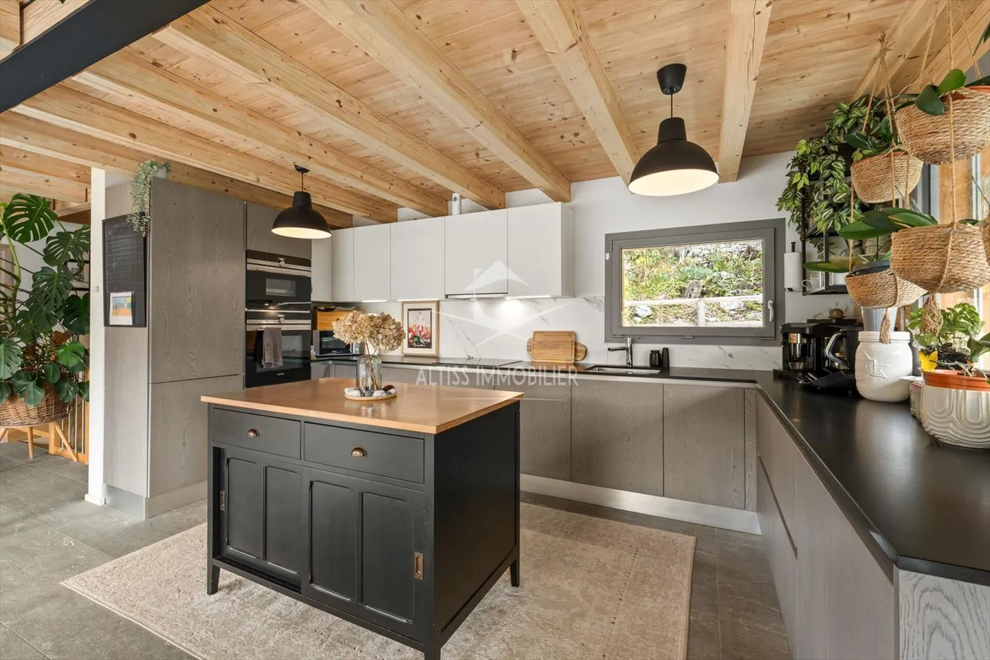 New Chalet - Photo 5 of 13