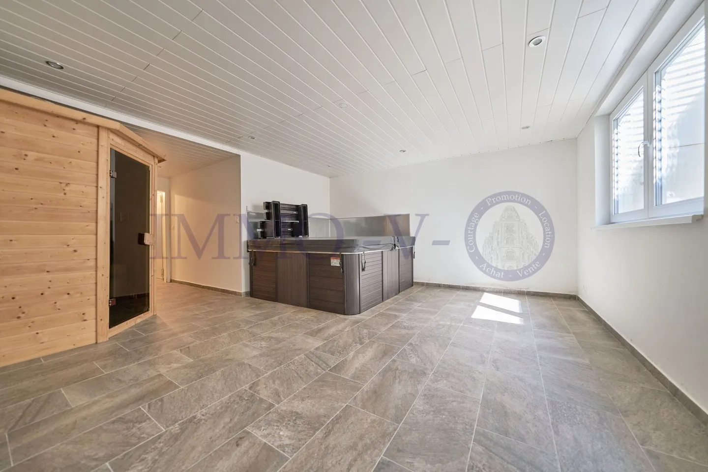 Maison de village spacieuse avec balcon et terrasse, à 30 mètres du lac - Photo 11 sur 12