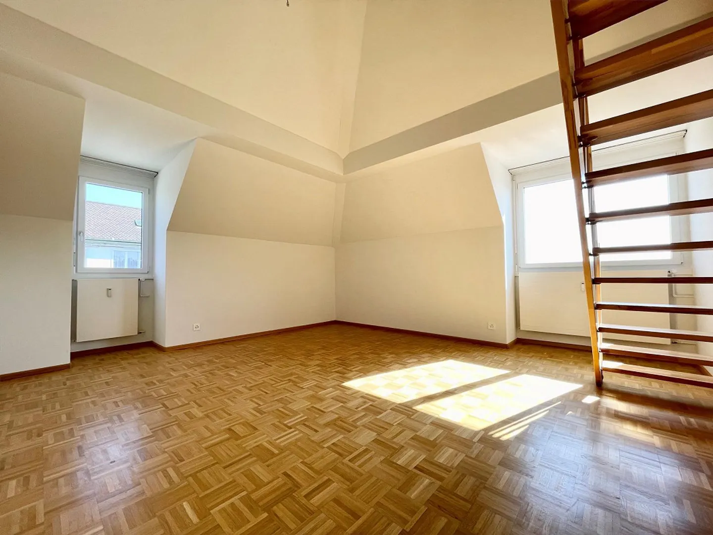 View over Basel! Modern 2.5-room maisonette penthouse 80m2 - Photo 12 of 13