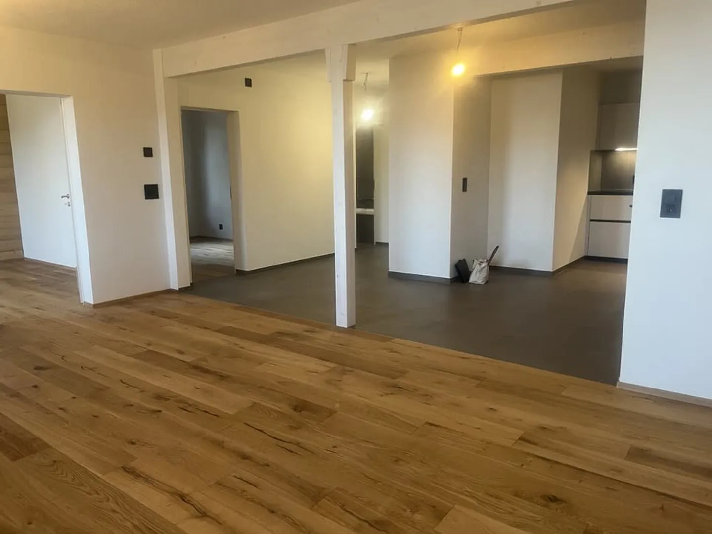 Wunderschöne 4,5 Zimmer mit Balkonterrasse und unverbautem Blick - Foto 9 von 12