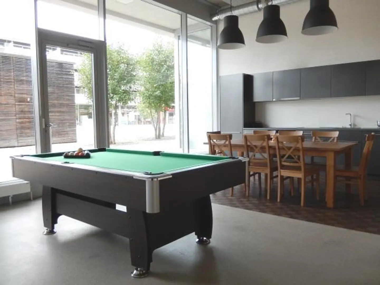 Furnished Studio - Arrive, Live & Feel Good - 1 Month Free Rent! - Photo 4 of 8