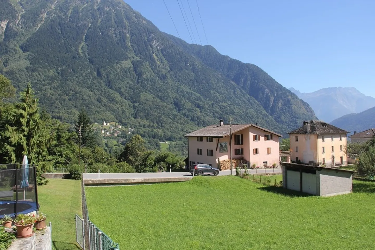 With a magnificent view in a sunny location - Photo 2 of 5