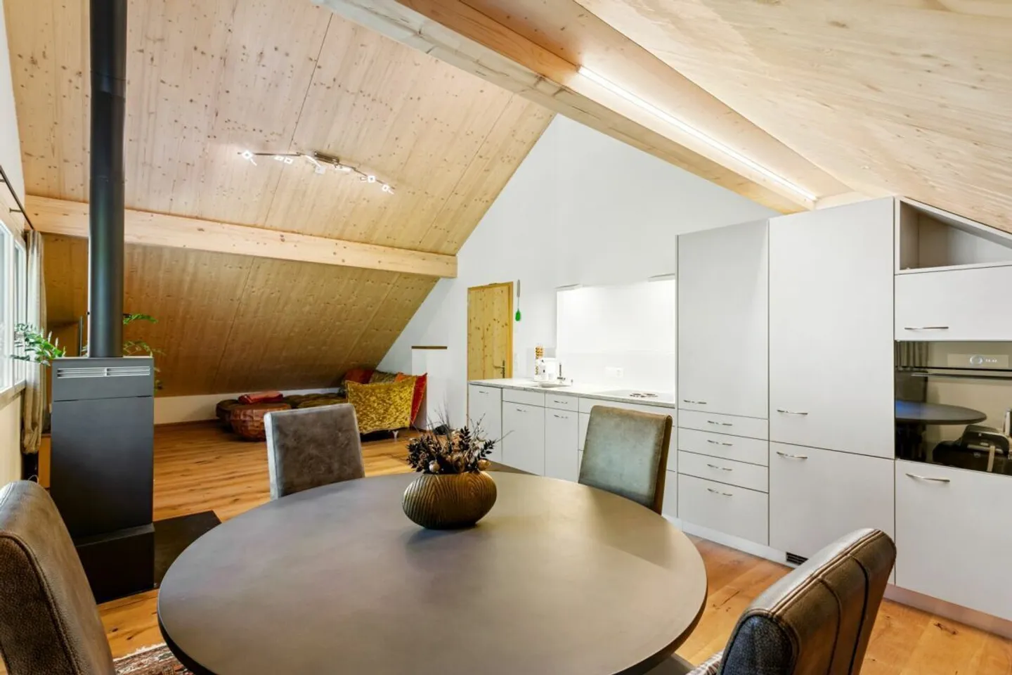 INDEPENDENT, MODERN, UNIQUE? EXCLUSIVE FAMILY IDYLL just 15 min. from Herisau - Photo 11 of 19