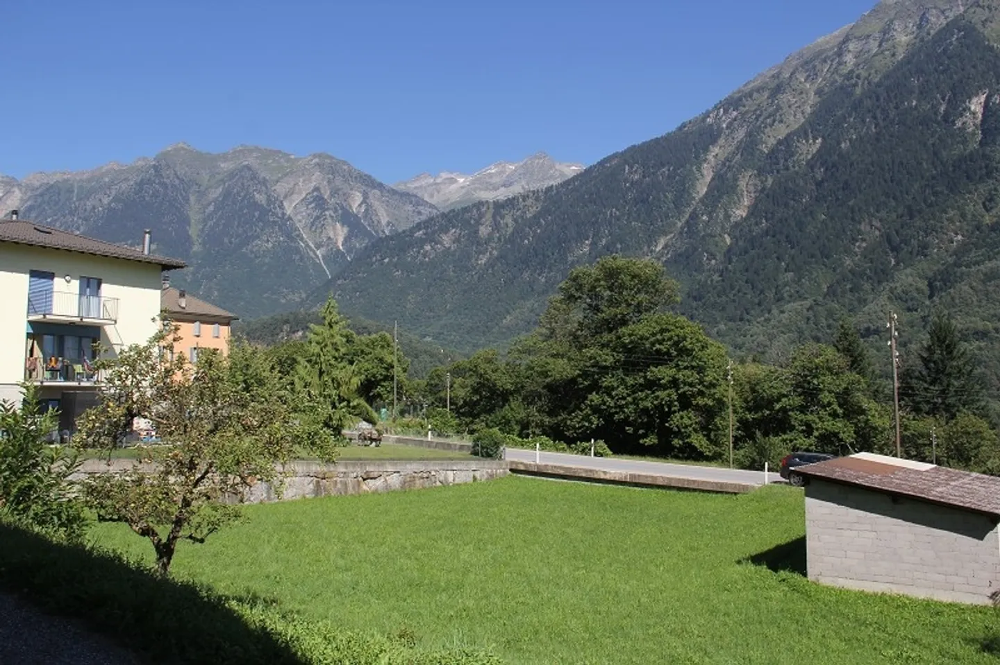 With a magnificent view in a sunny location - Photo 4 of 5