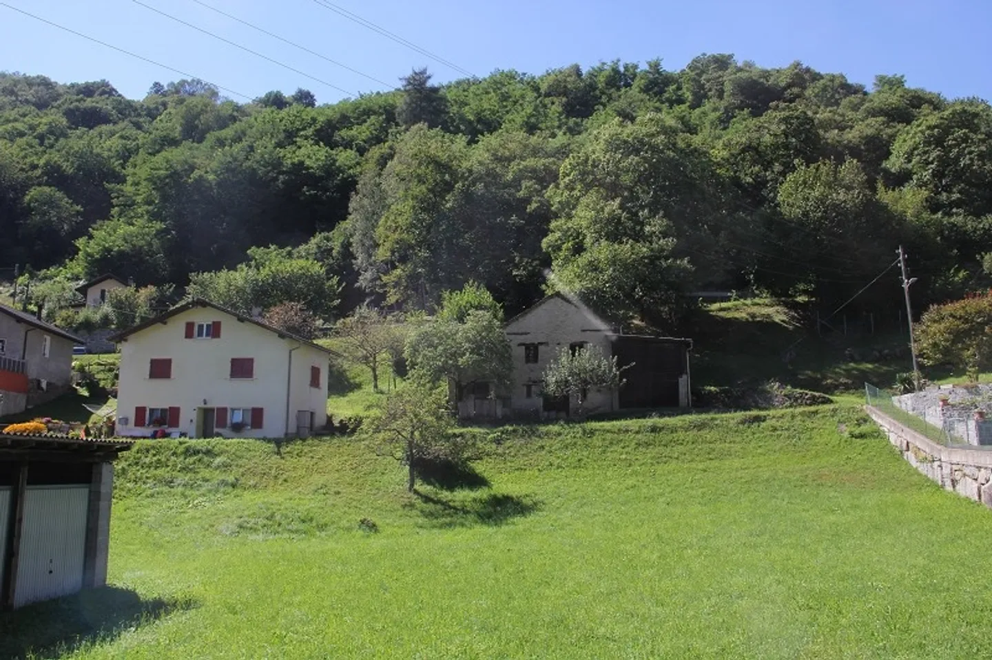 With a magnificent view in a sunny location - Photo 5 of 5