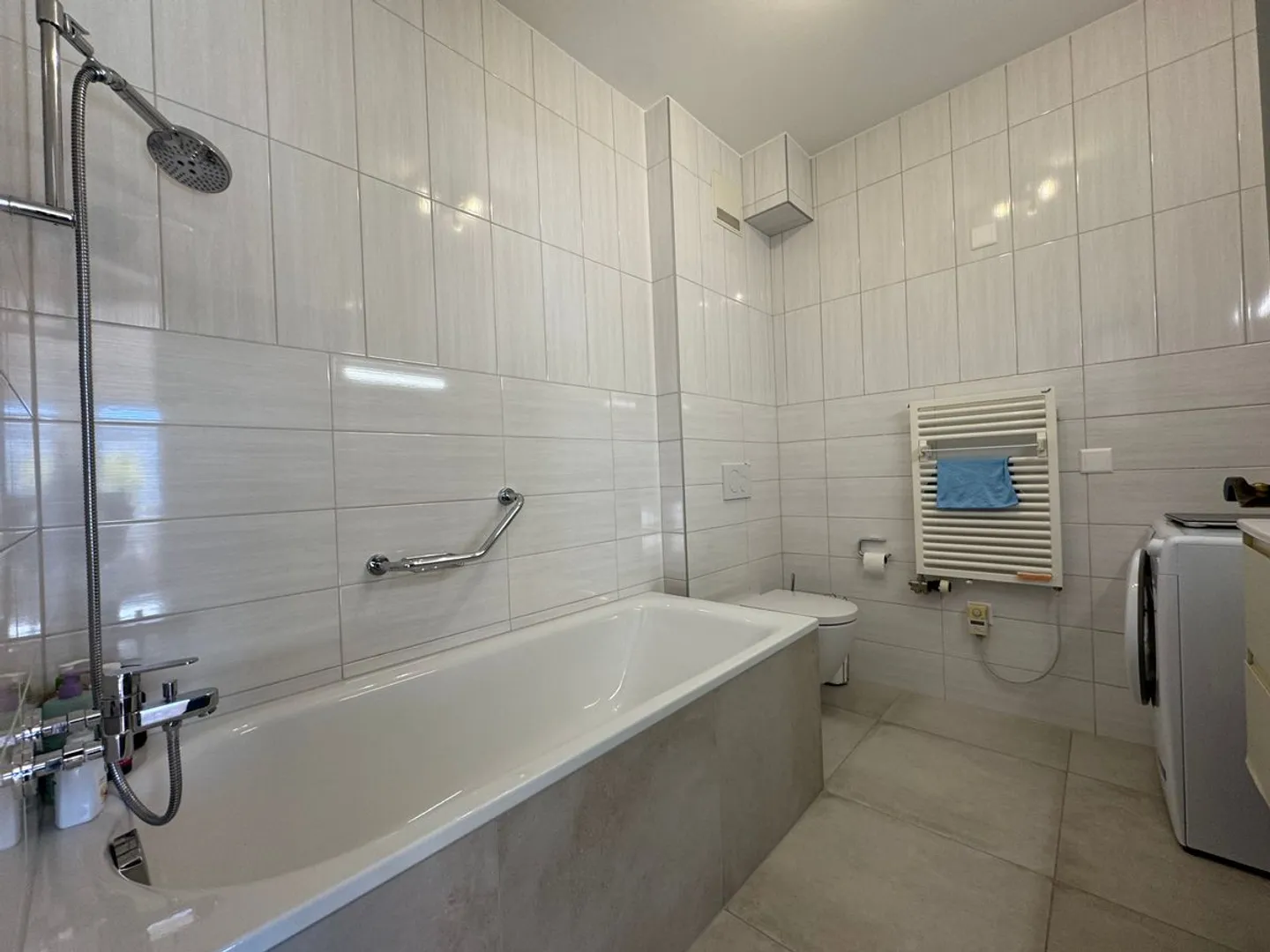 Appartamento in vendita - Foto 10 di 13