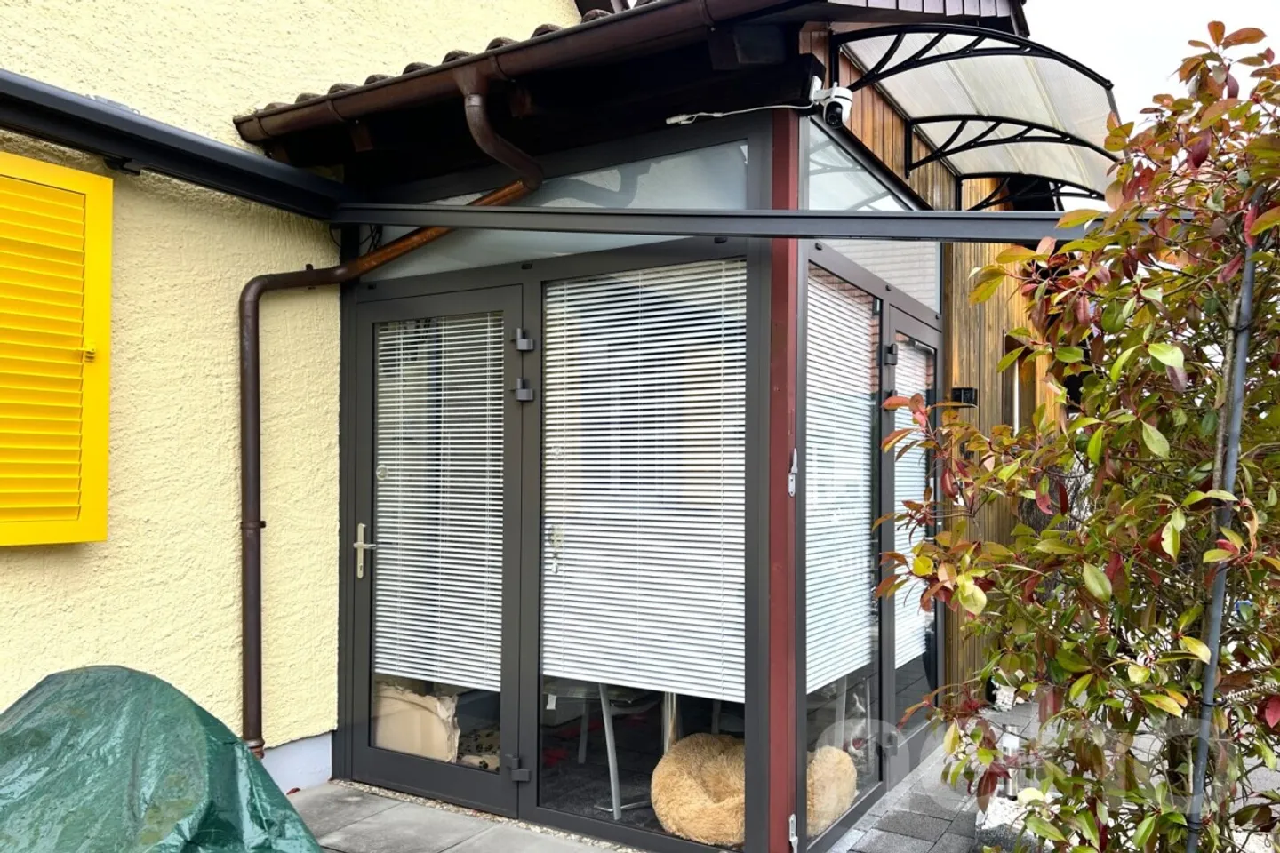 Charming single-family house in a sunny location - Photo 2 of 13