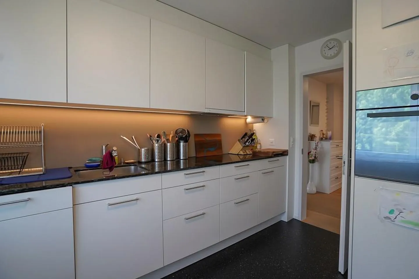 Appartement rénové de 5½ pièces au cœur de Zollikofen - Photo 4 sur 13