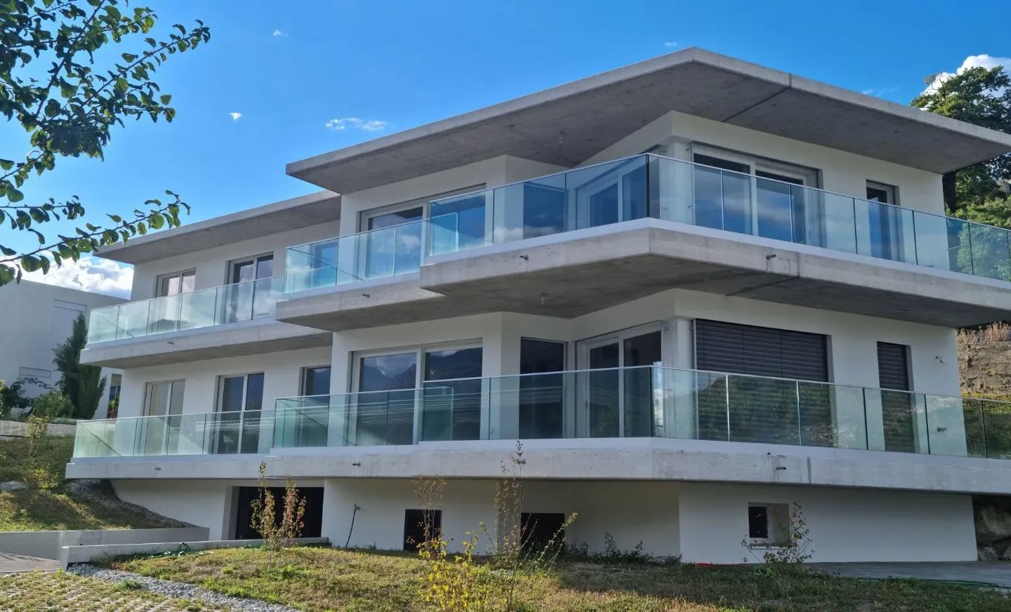 4,5 pièces de haut standing - vue grandiose sur les châteaux - Photo 2 sur 9