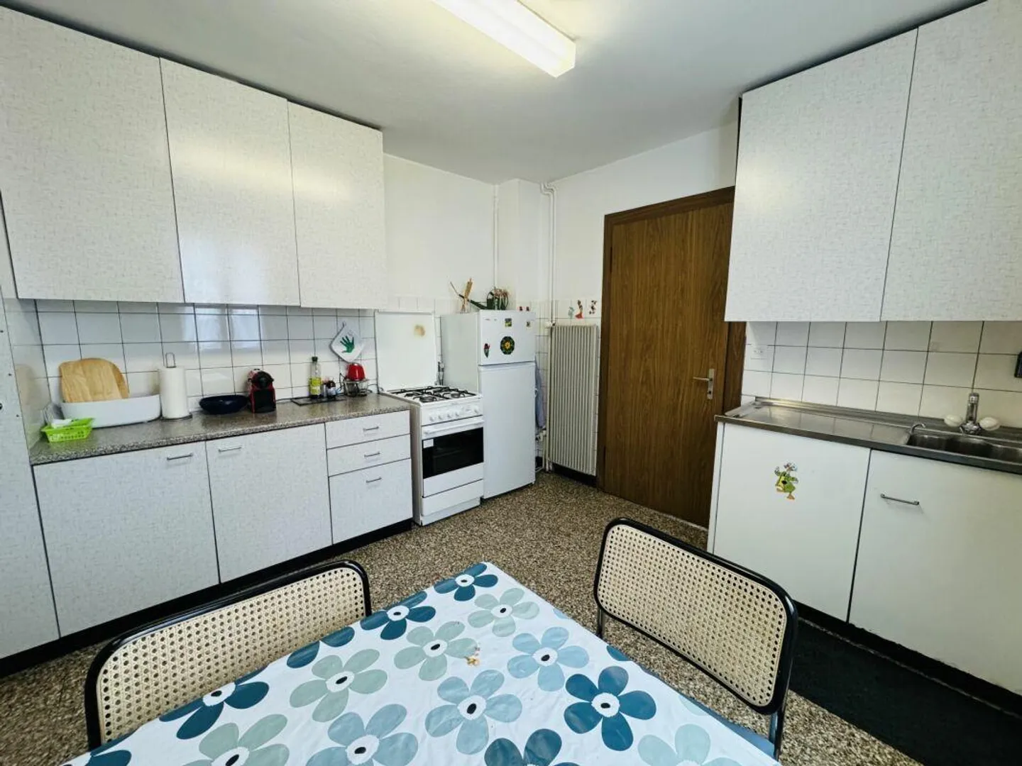Maison individuelle de 5,5 pièces avec potentiel dans un emplacement familial - Photo 3 sur 6